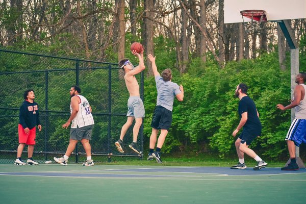 Quels exercices de renforcement des muscles stabilisateurs sont recommandés pour les pratiquants de stand up paddle?